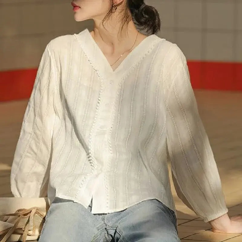 White Sweet V-neck Lace Long Sleeved Shirt With Bubble Sleeves Versatile Top Autumn Retro Sweet Single Breasted Women's Clothing