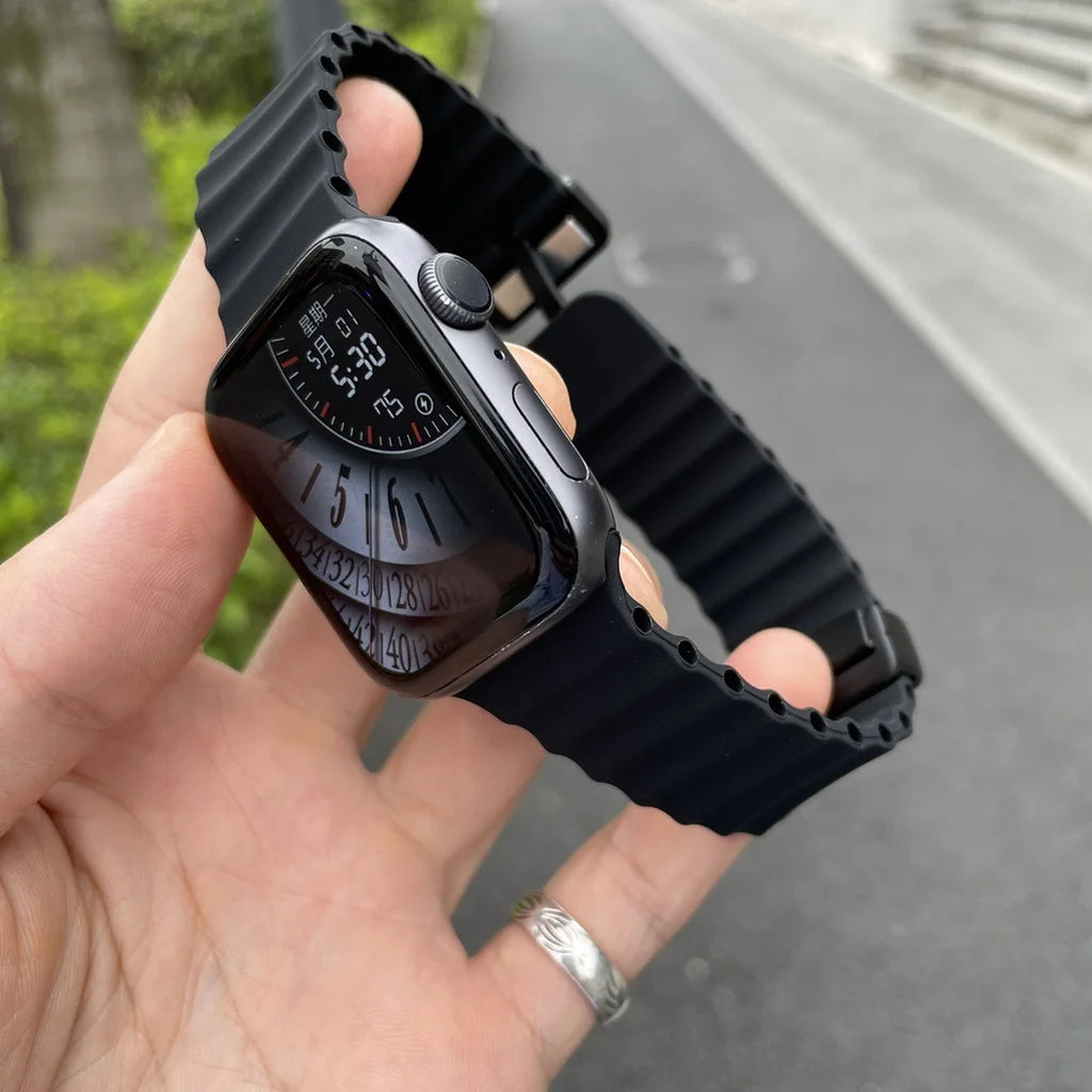 Magnetic Buckle Strap For Apple Watch Band Ultra 2 49mm 45mm 44mm 40mm 41mm 38 42mm Silicone Bracelet iWatch Series 7 6 3 se 8 9