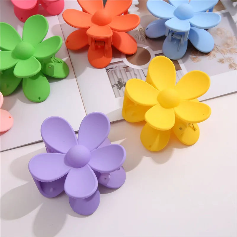 Korea Flower Shape Hair Claw Clip for Women Girls Barrette Crab Hair Claws Ponytail Hairpins Bath Barrette Headwear Accessories